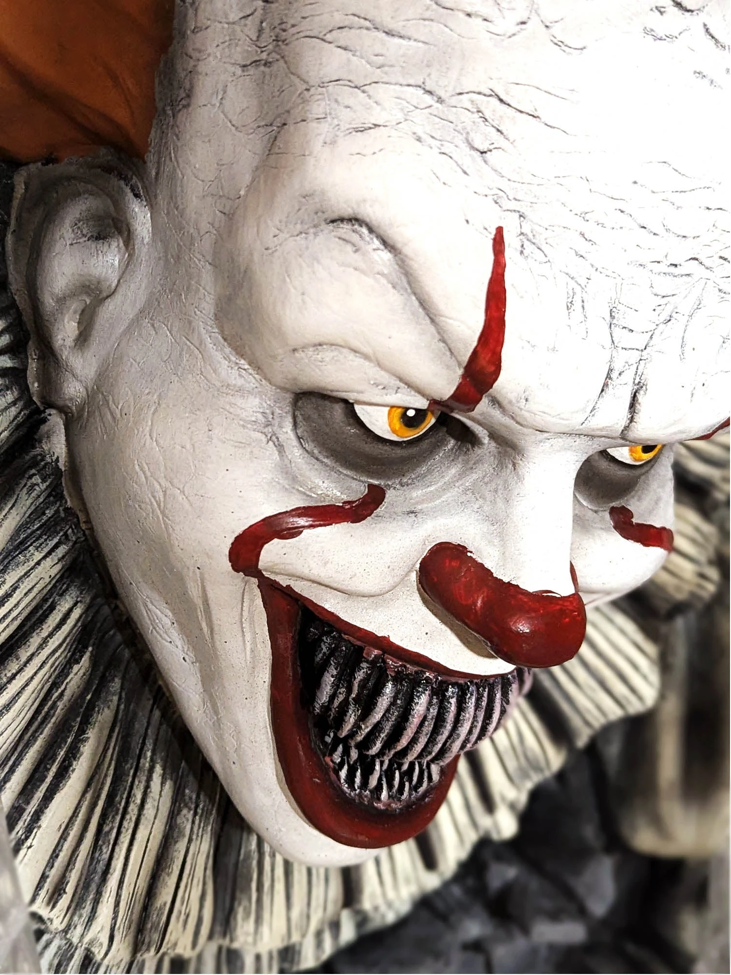 37-inch IT Pennywise Wall Breaker Decoration 2 37-inch IT Pennywise Wall Breaker Decoration - Image 2